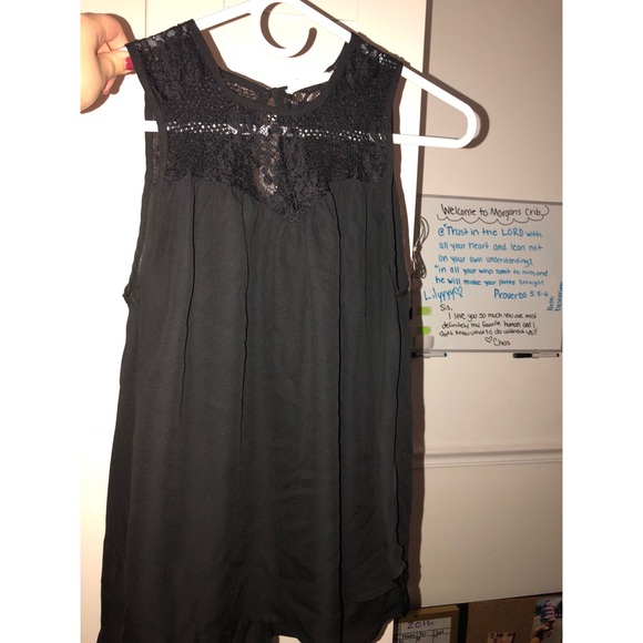 Black tank top - Picture 1 of 1